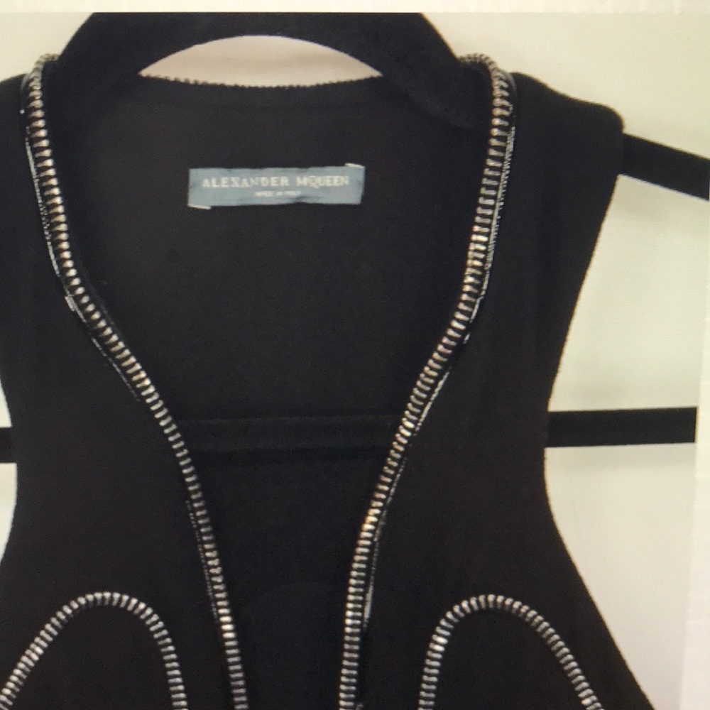 Alexander McQueen zip-detailed black dress - Picture 7 of 9